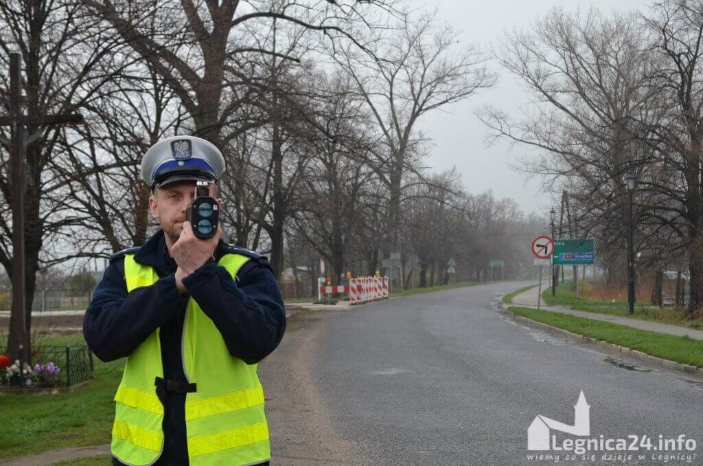 "Zwolnij - masz jedno życie". Niedzielna akcja legnickiej drogówki