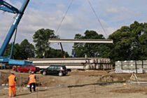 Najdłuższy most w Legnicy spiął dwa brzegi Kaczawy