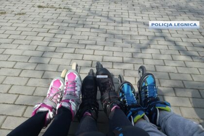 O czym warto pamiętać jeżdżąc na rolkach, deskorolce oraz hulajnodze?
