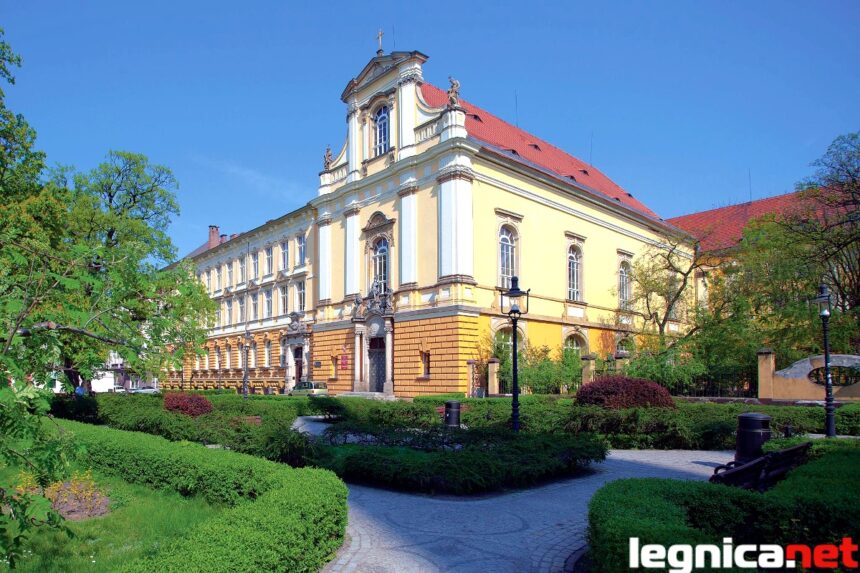 1-liceum-legnica