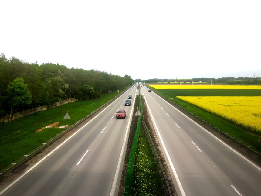 Dwa warianty przebudowy autostrady A4 Wrocław - Krzywa