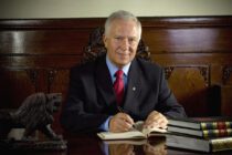 Tadeusz Krzakowski po raz piąty prezydentem Legnicy