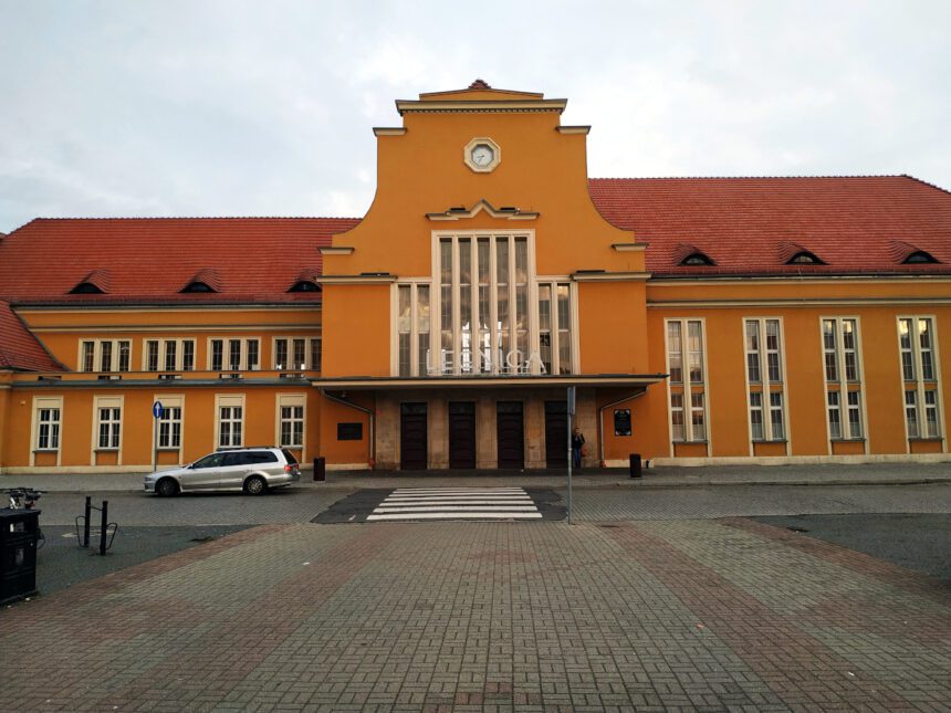Wielkie zmiany przy legnickim dworcu. Od czwartku nowa organizacja ruchu i utrudnienia