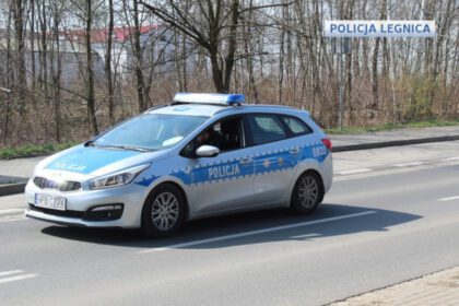 Legniccy policjanci apelują o pozostanie w domach