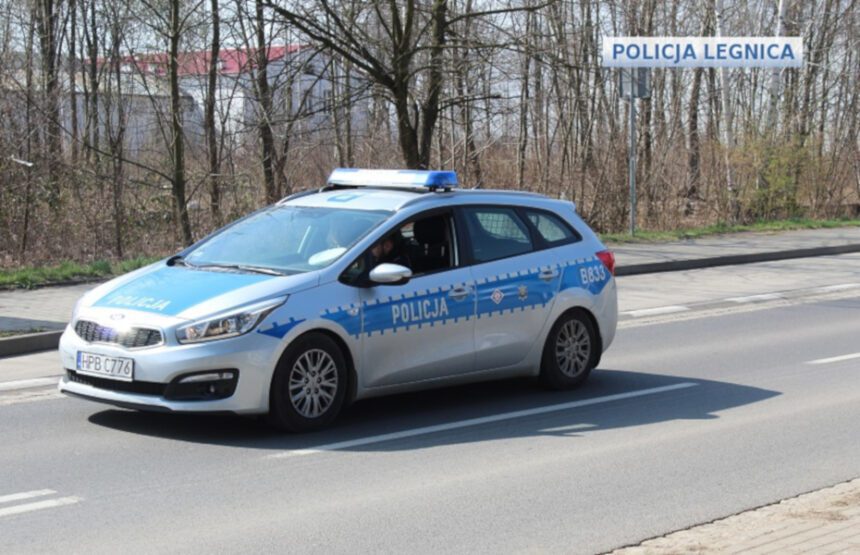 Legniccy policjanci apelują o pozostanie w domach