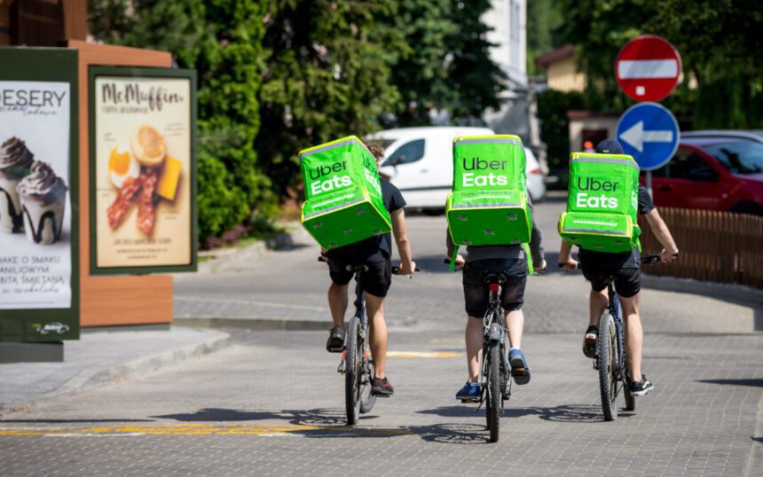 Uber Eats rośnie w siłę i dotarł do Legnicy
