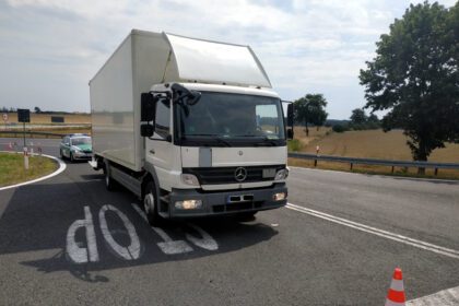 Złodziej do kwadratu. Skradzioną ciężarówką wiózł skradzione auto
