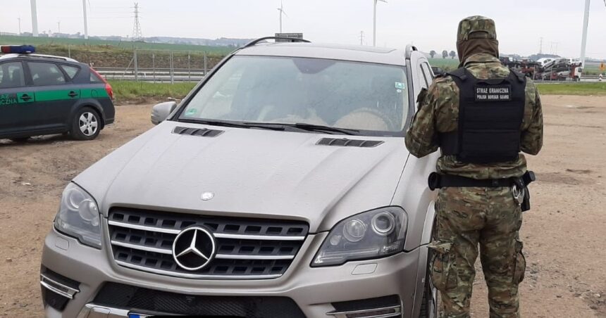 Skradziony w Niemczech Mercedes za 80 tys. odnaleziony pod Legnicą