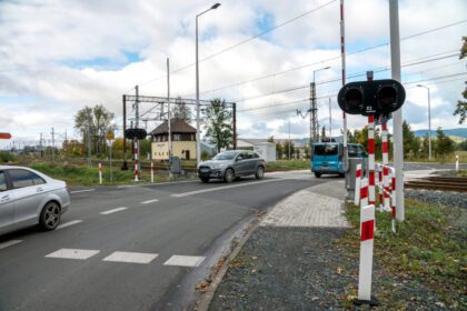 Bezpieczniej na 21 dolnośląskich przejazdach kolejowych