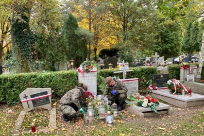 Dolnośląscy Terytorialsi uprzątnęli groby bohaterów