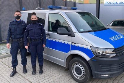 Legniccy policjanci uratowali mieszkańców płonącej kamienicy