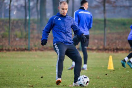 Koniec laby. Piłkarze Miedzi Legnica wracają dziś do treningów