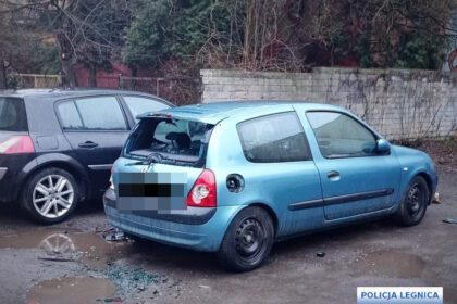 Legniczanin zniszczył cudze auto, choć sam nie wie dlaczego