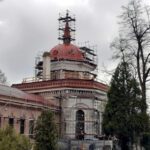 Rewitalizacja cmentarnej kaplicy coraz bardziej zaawansowana
