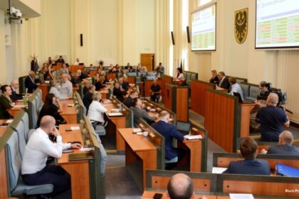 Zarząd województwa z votum zaufania oraz absolutorium za rok 2020