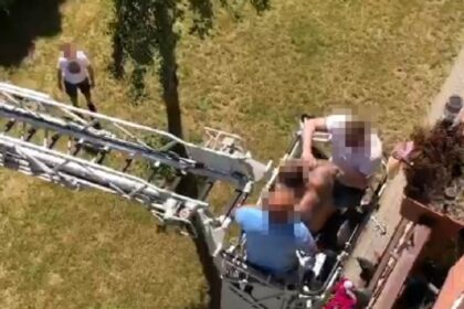Przestępca-akrobata uciekał przed policjantami... po balkonach