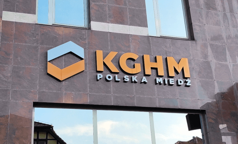 KGHM inwestuje w OZE i przejmuje 7 kolejnych instalacji fotowoltaicznych
