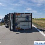 Zasnął za kierownicą i uderzył w barierę. A4 zablokowana przez 8 godzin