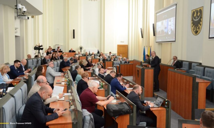 Absolutorium dla Zarządu Województwa Dolnośląskiego