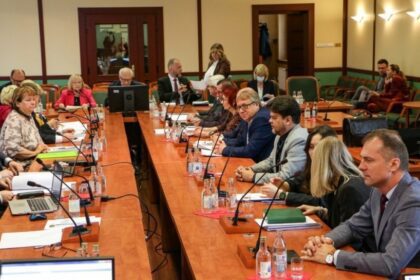 W poniedziałek sesja Rady Miejskiej Legnicy. Sprawdź porządek obrad