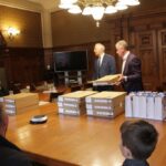 Cyfrowa Gmina. Wręczono laptopy dzieciom z popegeerowskich rodzin