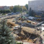 Postępują prace przy przebudowie Placu Słowiańskiego