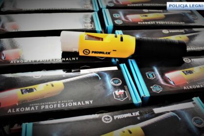 Nowe alkomaty typu AlcoBlow na wyposażeniu legnickiej policji
