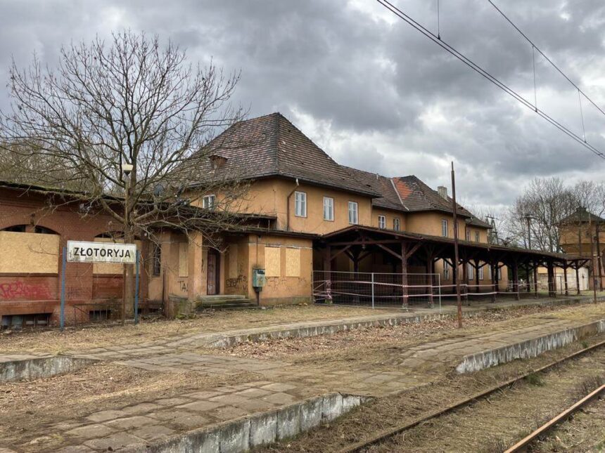 zlotoryja dworzec kolejowy