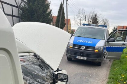 Nietrzeźwy kierowca holował auto bez przedniej opony