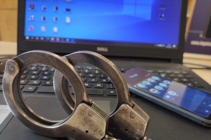 kajdanki laptop