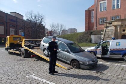 Straż miejska w Legnicy apeluje w sprawie wraków