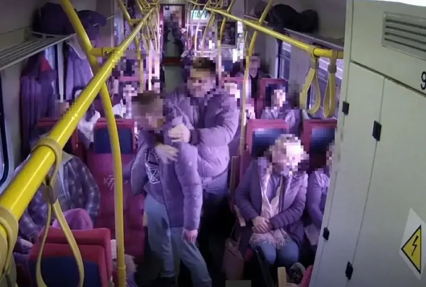 Interwencja mundurowych w pociągu KD. Ujęli agresywnego pasażera
