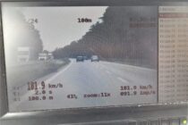 Pędził autostradą o 71 km/h szybciej niż powinien. Kara była surowa