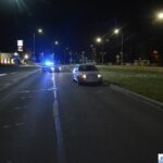 Wyszedł z autobusu wprost pod nadjeżdżające auto. Był nietrzeźwy