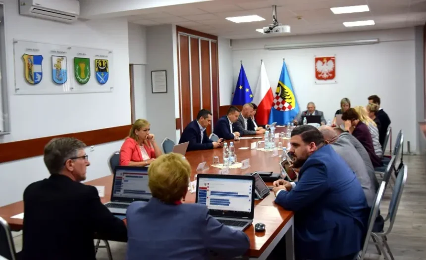 V sesja Rady Powiatu Legnickiego. Omówiono sytuację powodziową