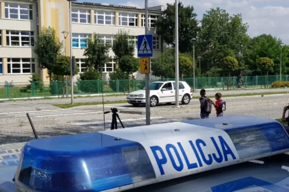 „Bezpieczny powrót do szkoły”. Profilaktyczna akcja legnickiej policji