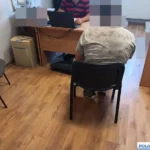 Pobił matkę i interweniujących policjantów. Agresor już w areszcie