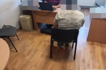 Pobił matkę i interweniujących policjantów. Agresor już w areszcie