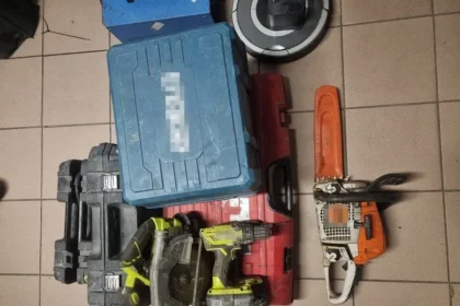 Włamywał się do aut i kradł elektronarzędzia. Już jest w rękach policji