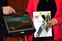 Powiat Legnicki ufundował nowoczesny tablet dla ratowników medycznych