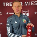 Wielka duma! Ireneusz Mamrot trenerem października Betclic 1 Ligi