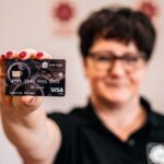 Legnicka Caritas rozda powodzianom karty płatnicze