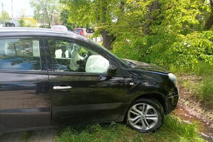 To już istna plaga! Kolejny pijany kierowca wylądował w rowie