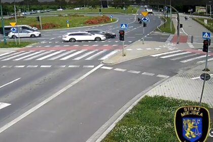 Zderzenie na Rondzie Niepodległości w Legnicy