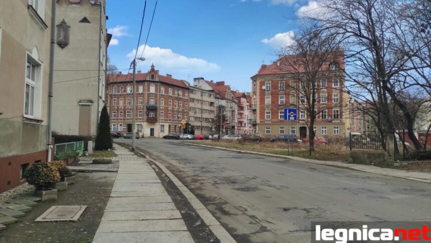 Ulica Działkowa w Legnicy