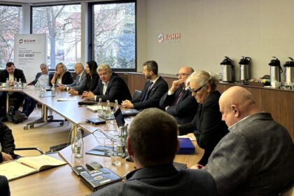 Podwyżki w KGHM zatwierdzone. Zarząd i związki zawodowe podpisały porozumienie płacowe