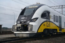 Historyczny rekord @KolejeD! 🚄 W marcu przewieziono ponad 2,5 mln pasażerów. To efekt miliardowych inwestycji i zaufania Dolnoślązaków.