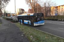 Autobus MPK na ulicach Legnicy