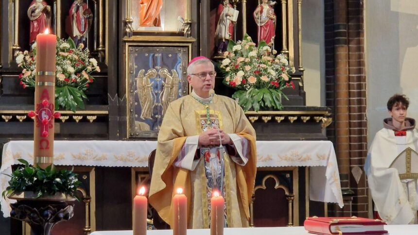 Biskup Legnicki Andrzej Siemieniewski