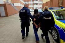 Brutalny atak na kuriera w Chojnowie. Napastniczka użyła gazu